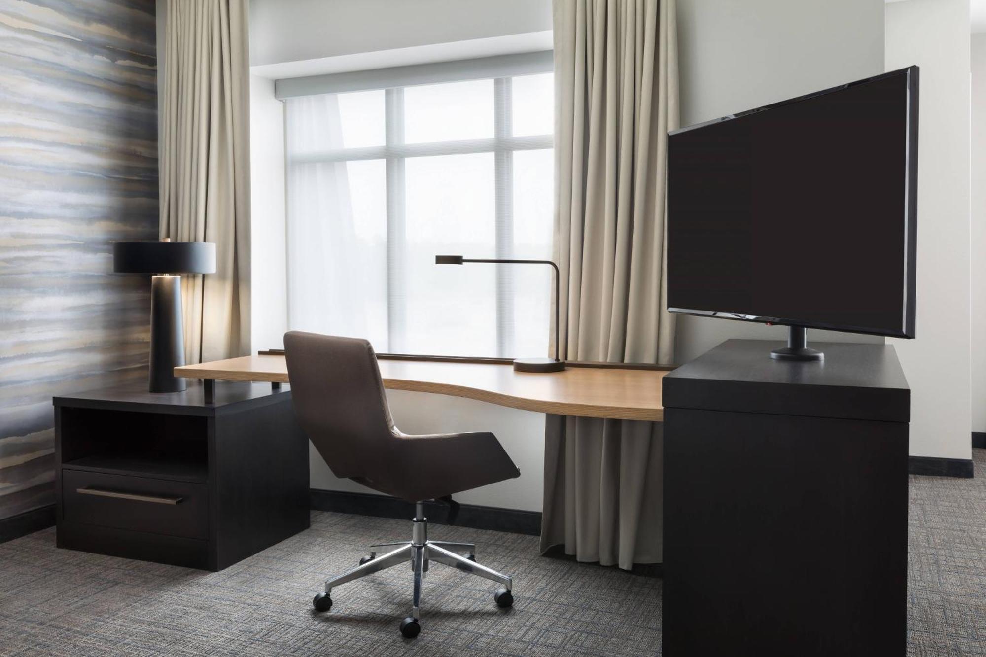 Long Island Hotel 3*